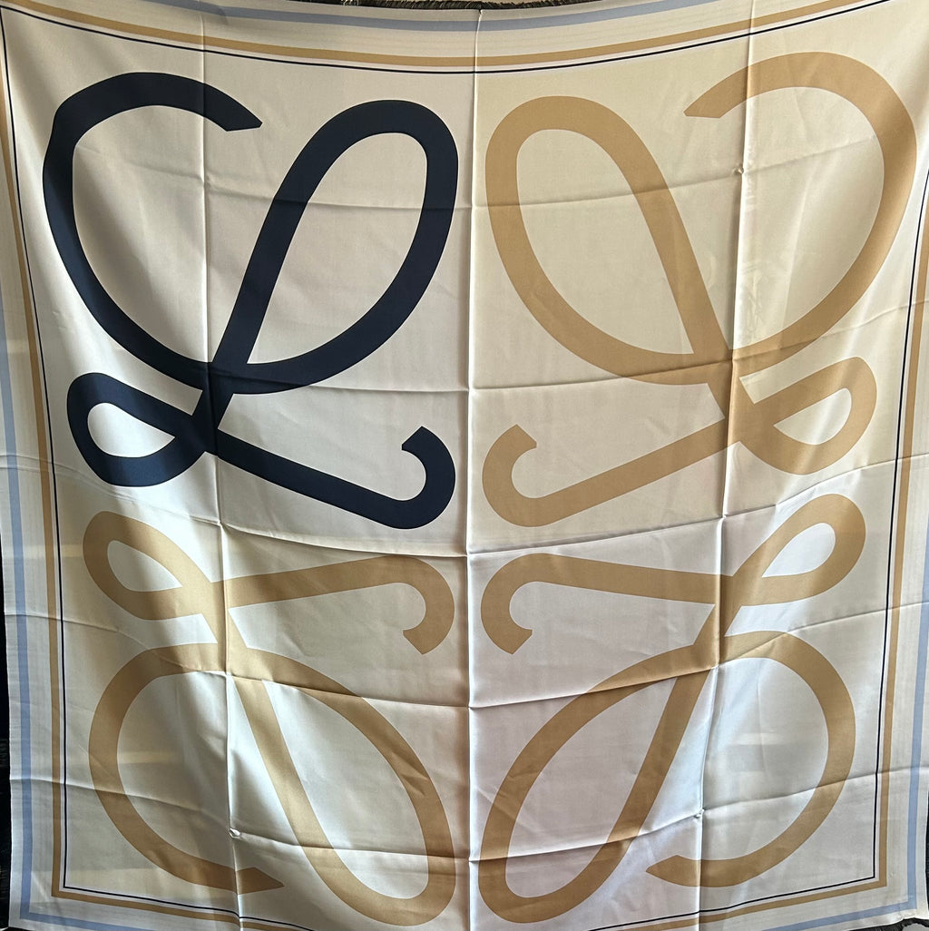 Grand carré Loewe en soie