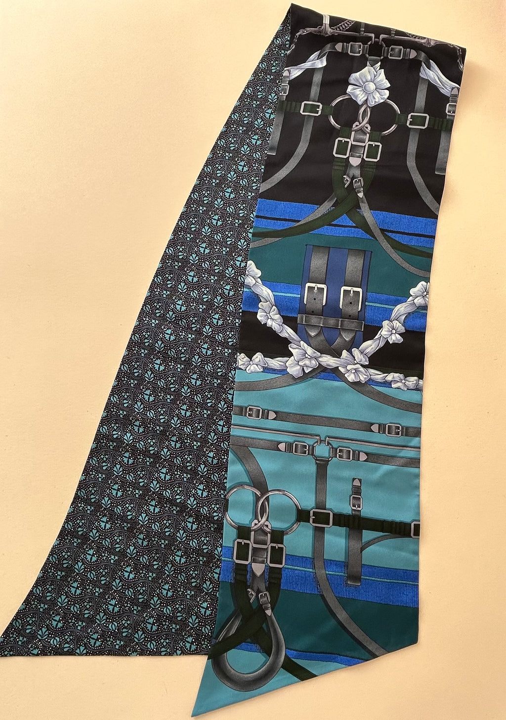 Maxi Twilly Cut Hermès