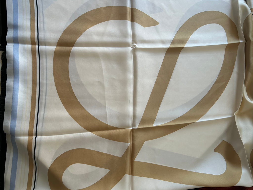 Grand carré Loewe en soie