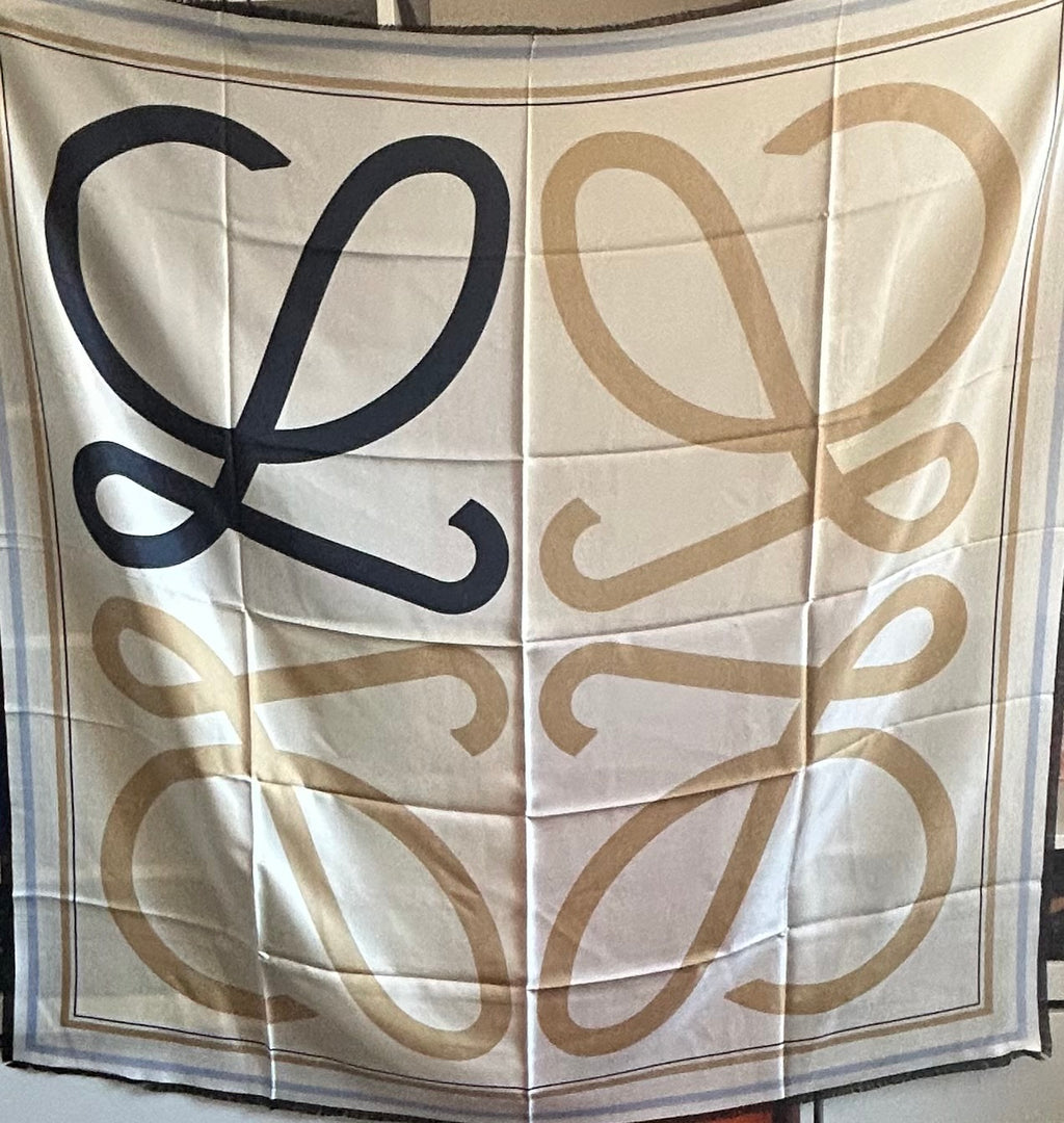 Grand carré Loewe en soie