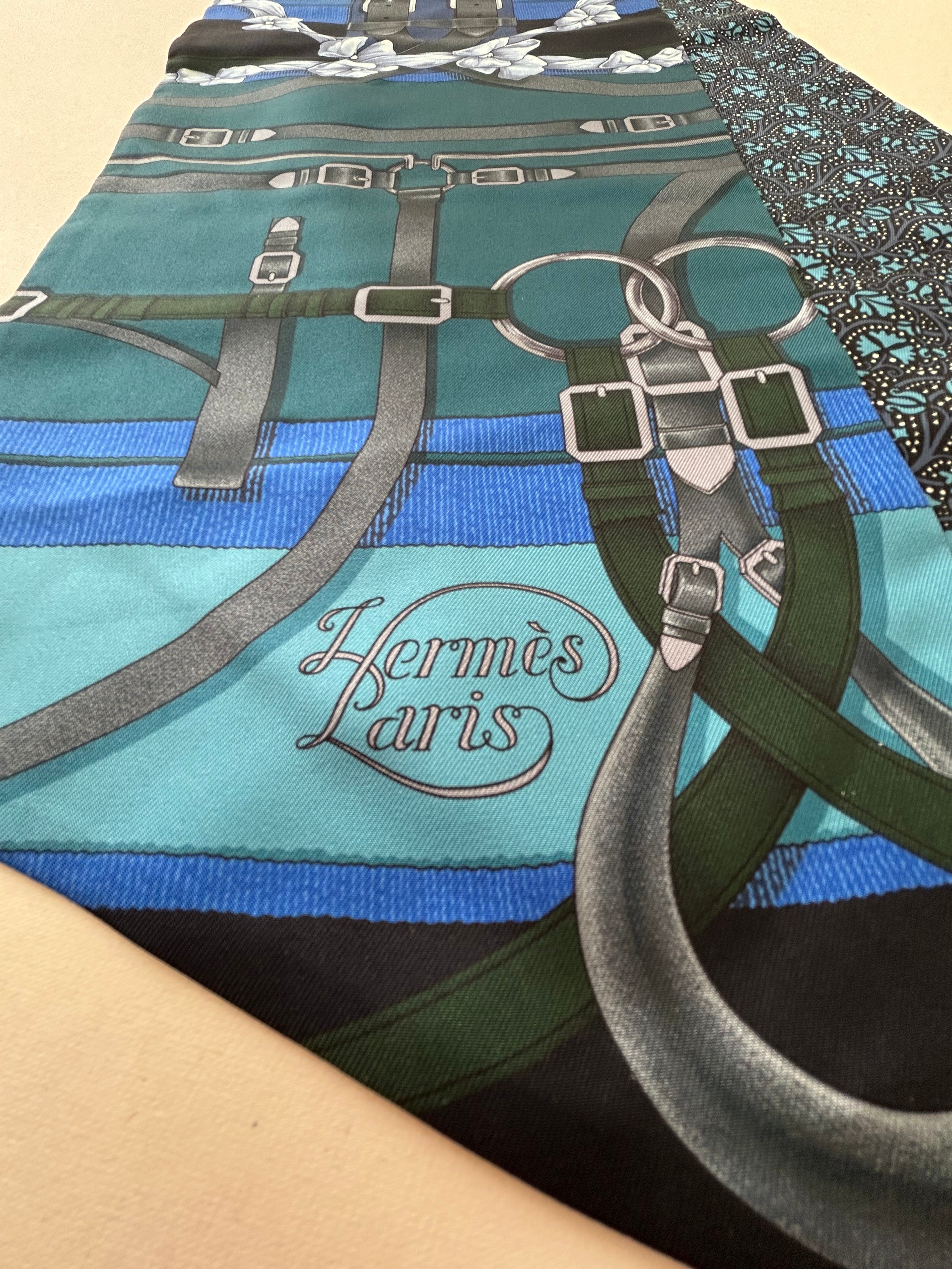 Maxi Twilly Cut Hermès