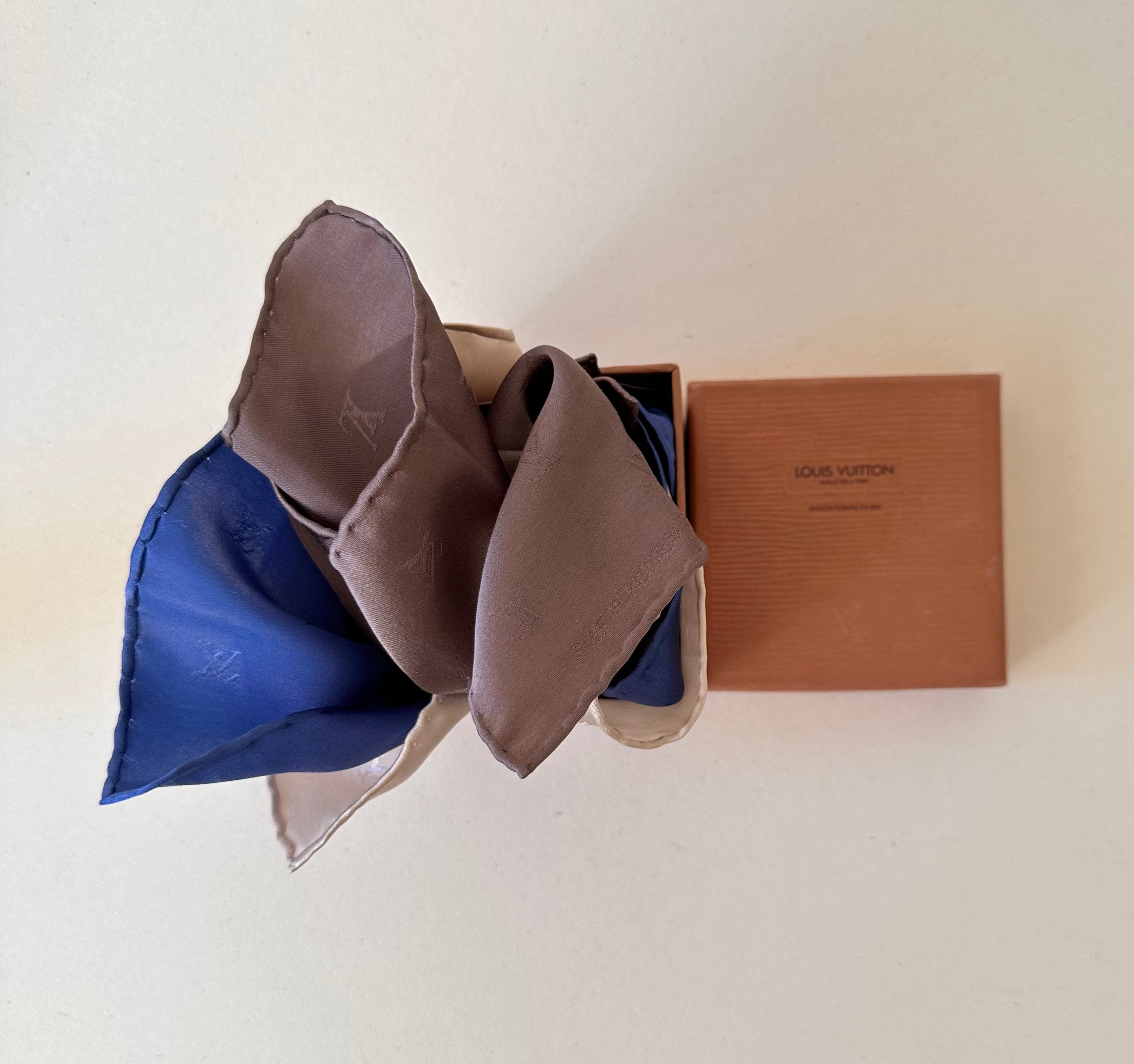 Lot de 3 Pochettes en soie  Louis Vuitton