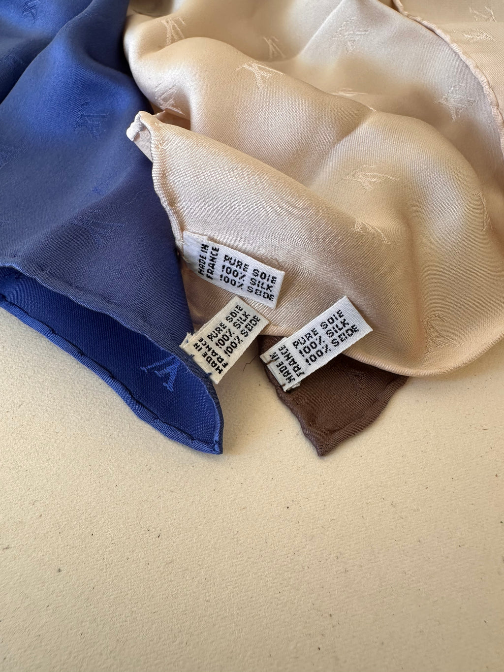 Lot de 3 Pochettes en soie  Louis Vuitton